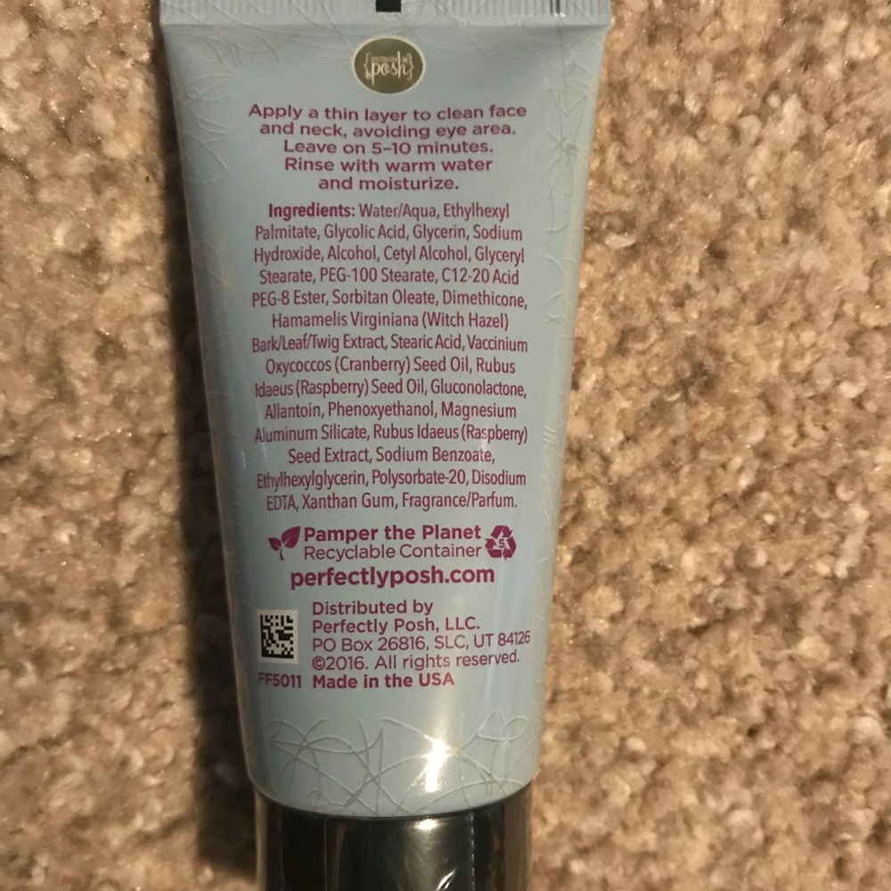 Perfectly Posh - Picture 2 of 2